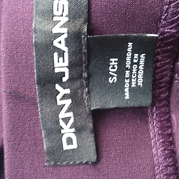 DKNY SIZE SMALL - Picture 8 of 9